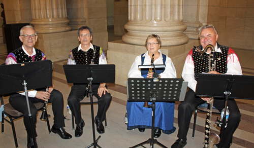 Clari-ton Clarinet Ensemble