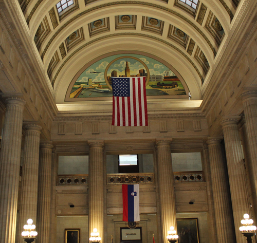 US and Slovenia flags in Rotunda