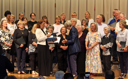 President Nataa Pirc Musar presented an award to the Slovenian community of Ohio 