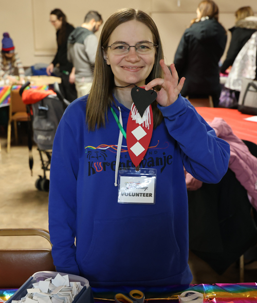 Helping kids make Kurent Tongues