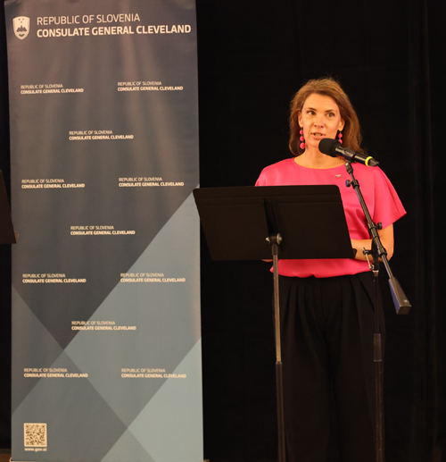 Consul General Suzana Cesarek