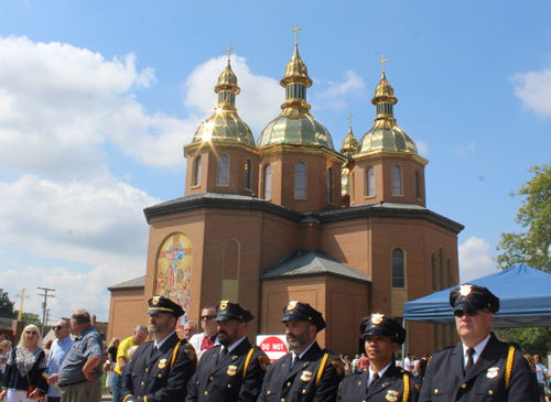 Ukrainian Independence Ceremony crowd